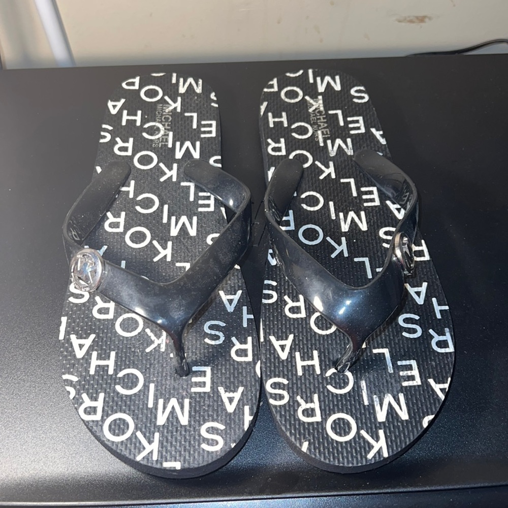 Cute Michael Kors flip flops
